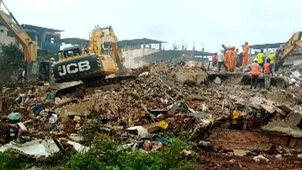 Über 20 Vermisste: Wohnkomplex im indischen Mahad eingestürzt