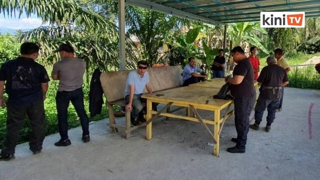 Roadblock stops unlicensed Raub durian growers from entering farms