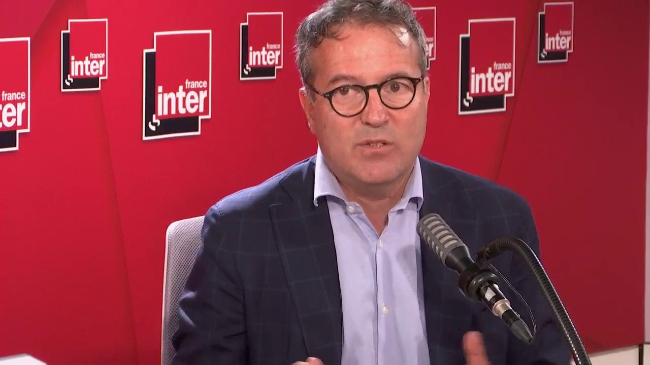 Martin Hirsch : "On a intérêt à mesurer le fait qu'une parole au micro, sur les jeunes, les masques, l'hydroxychloroquine, a un impact majeur. Ces paroles contribuent à l'évolution de l'épidémie."