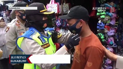 Tim Gabungan Bagikan 2000 Masker