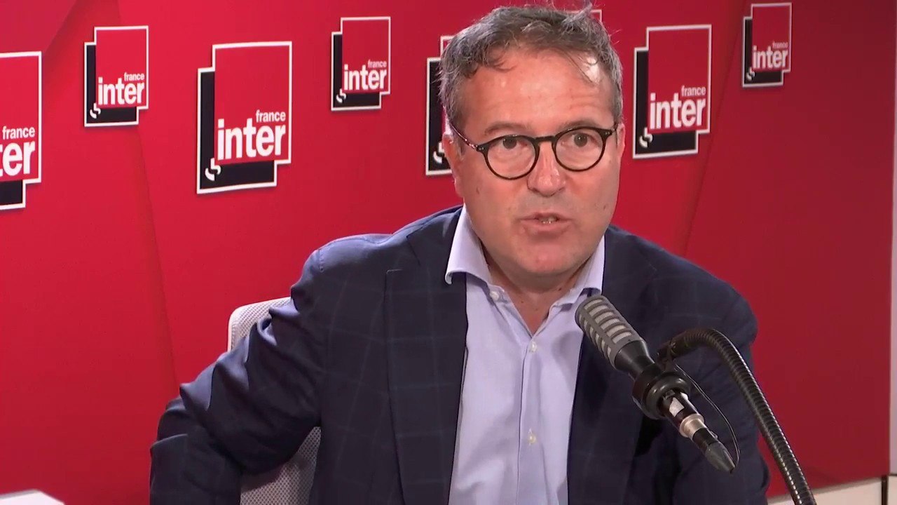 Martin Hirsch : "On a les performances de santé qu'un pays mérite. Aujourd'hui, il faut arrêter de penser que le comportement du virus a changé, qu'il est devenu doux. La bataille contre le virus, elle se gagne sur nos comportements."