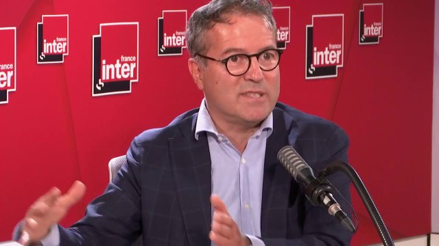 Martin Hirsch : La réalité, c'est qu'aujourd'hui, on a des indicateurs dans les hôpitaux qui augmentent et doublent tous les 26 jours. Début mars, ça doublait tous les trois jours. Notre travail collectif est que ce doublement ne s'accélère pas.