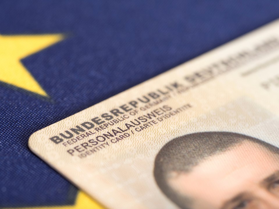 Fast 30 prozent mehr: darum wird der personalausweis bald teurer