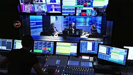 Embarquement immédiat à bord du bateau télé de la soirée