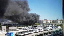 İstanbul, Bakırköy'de bir metrobüs alev alev yanıyor