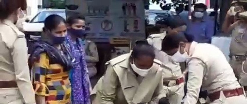 रेप पीड़िता ने कार्यवाही न होने के आरोप लगाते हुए पुलिस लाइन में काटा हंगामा