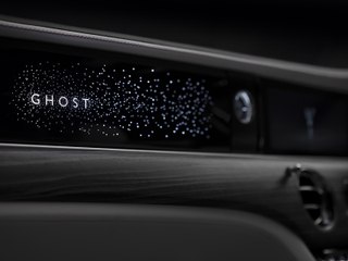 La nouvelle Rolls-Royce Ghost (2020) avec une planche de bord illuminée