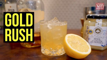 Goûtez au Gold Rush, un cocktail gourmand réalisé avec du miel