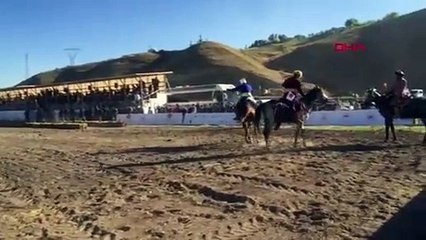 Cumhurbaşkanı Erdoğan, Ahlat'taki etkinlikleri izledi