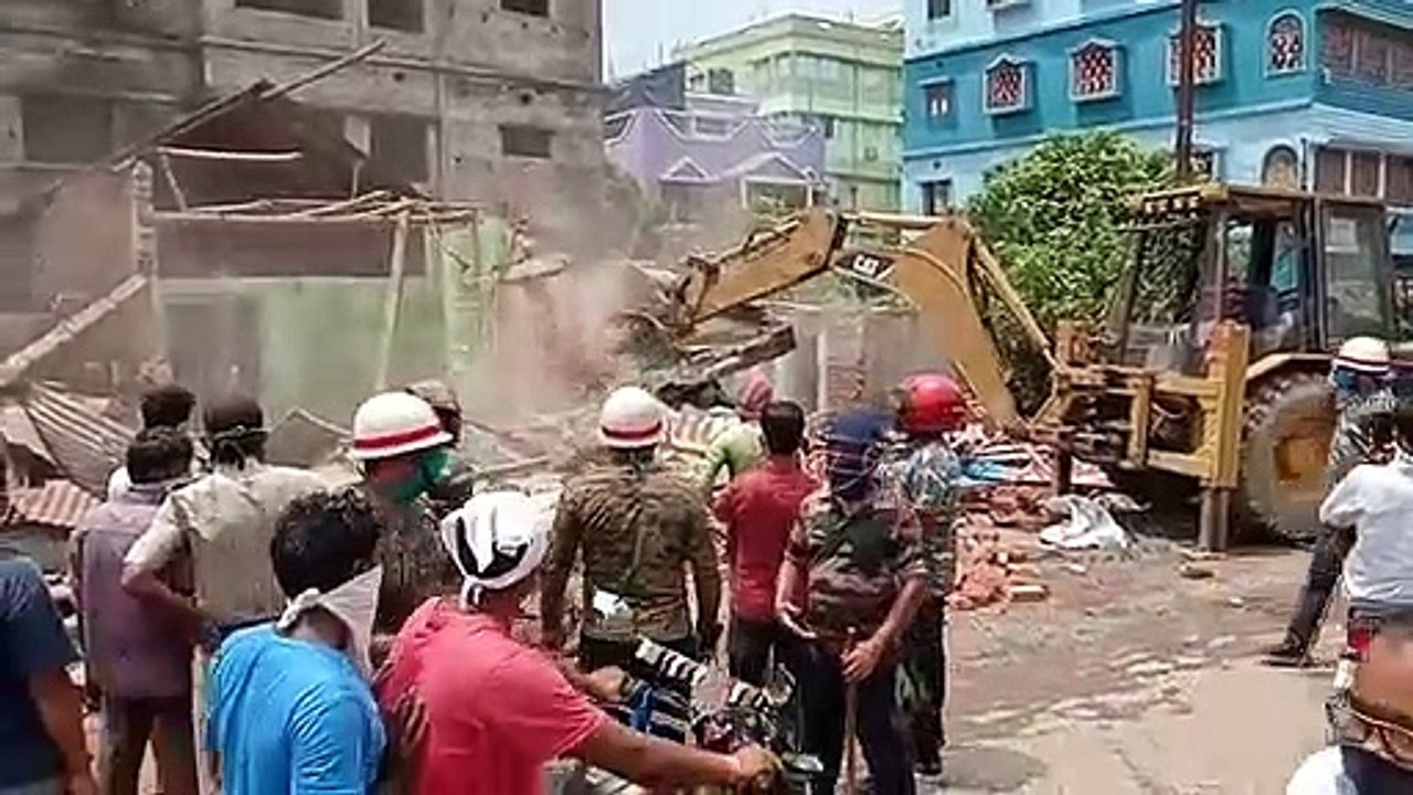 নদের জল এলাকায় ঢোকায় নাকাল বাসিন্দারা