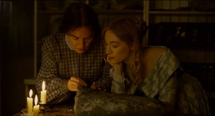 Ammonite : bande-annonce VO (avec Kate Winslet et Saoirse Ronan)