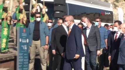 - Cumhurbaşkanı Erdoğan Ahlat'taki etkinlik alanına geldi