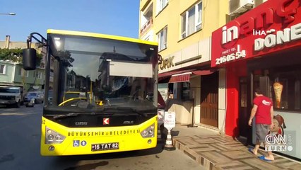 Bursa'da feci kaza: Otobüsteki 3 kadının ölümden döndüğü anlar kamerada | Video