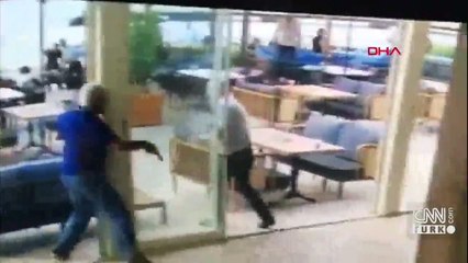 Son dakika... 1 kişinin öldüğü kafedeki silahlı çatışma kamerada | Video