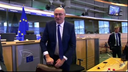 Verstoß gegen Corona-Regeln - EU prüft Verhalten von Handelskommissar Phil Hogan