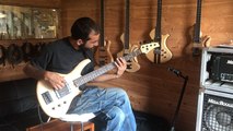 L’artisan luthier Alexandre Littée est aussi bassiste