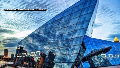 உலகின் முதல் மிதக்கும் ஆப்பிள் கடை சிங்கப்பூரில் | Snegidhi