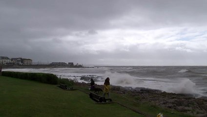 Storm Francis brings wind and heavy rain to South Wales