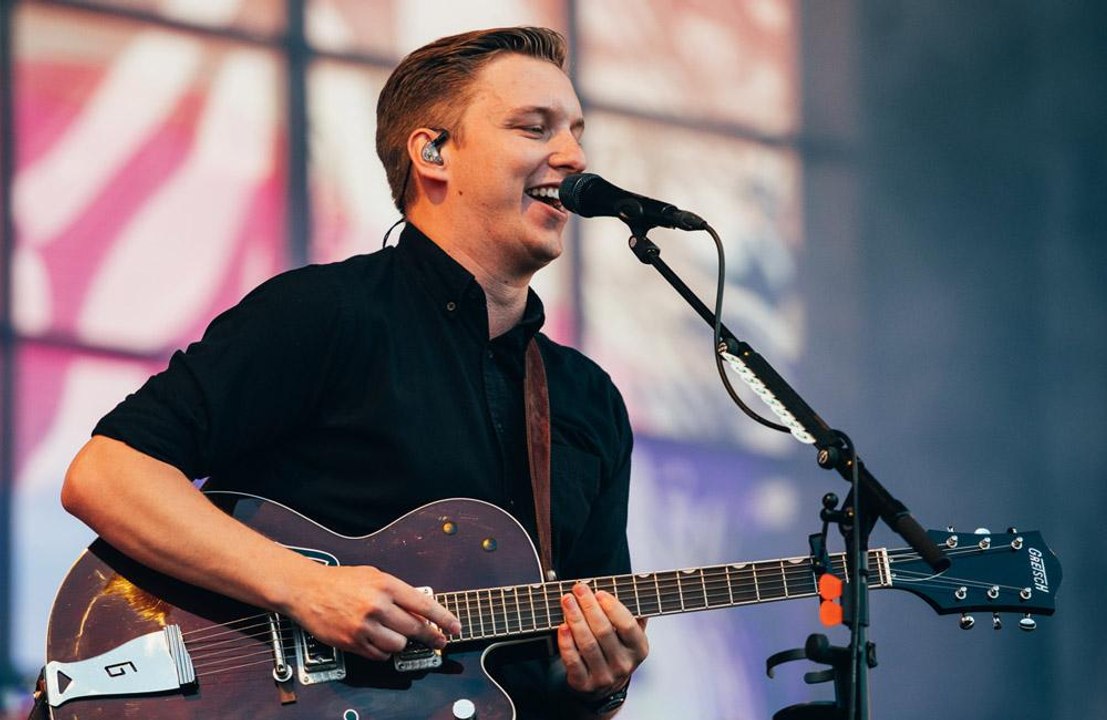 George Ezra ist der Überzeugung, dass einige Prominente 'halbe Androiden' sind