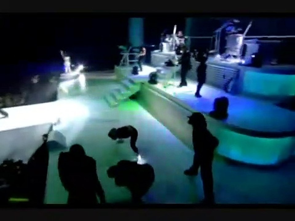 Nelly Furtado — “Give It To Me” — (live) | (from Nelly Furtado: Loose: The Concert) — (Toronto Show: Live 2007)