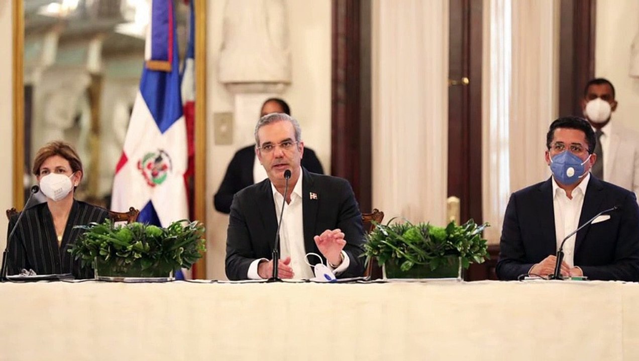 Las principales  noticias de HOY martes  25 de agosto, presentadas  por Félix Decena