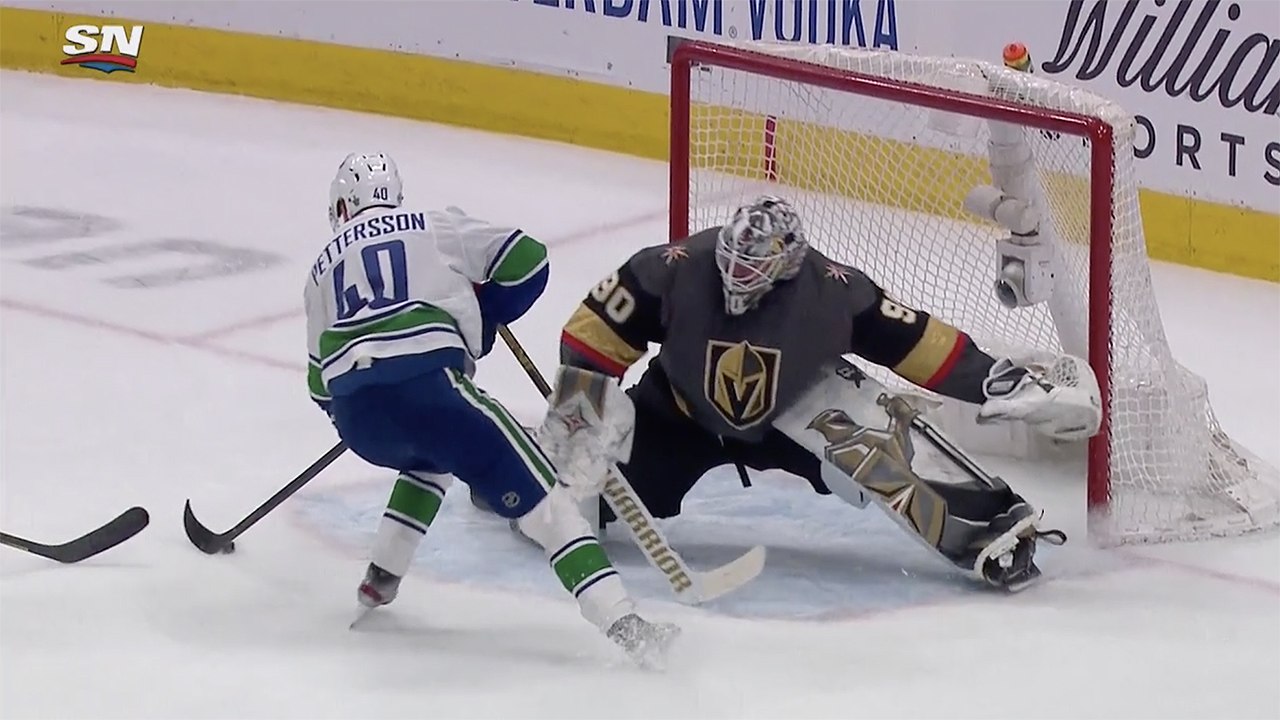 Elias Pettersson dangles in front for incredible goal