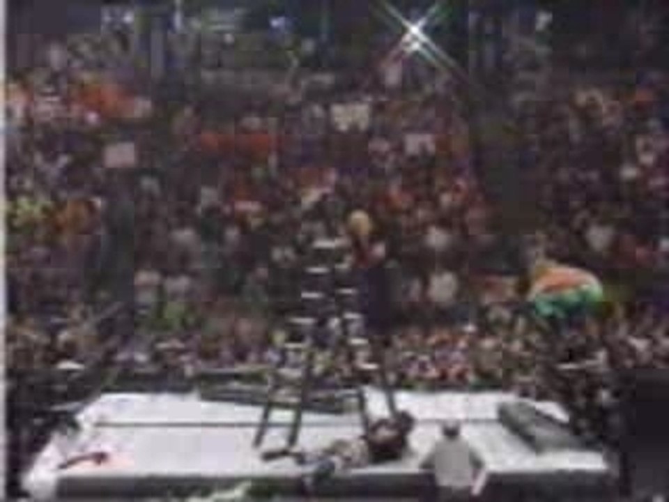 WWE SummerSlam 2000 - Edge Spears Jeff Hardy In Ladder