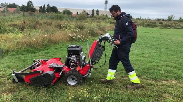 Frasnes lez anvaing Nouveau Gyrobroyeur pour la commune