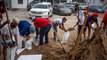 Thousands to evacuate Texas and Louisiana coasts ahead of storm