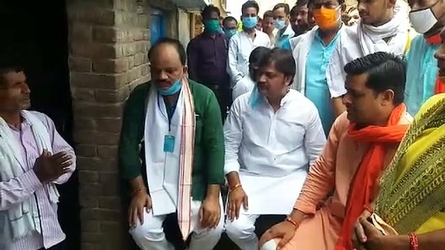 लखीमपुर में छात्रा से रेप-मर्डर मामला, पीड़ित परिवार से भाजपा विधायक ने की मुलाकात