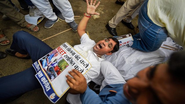 Youth congress protest against JEE, NEET