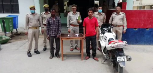 Descargar video: पुलिस ने चोर गिरोह के दो सदस्यों को चाकू के साथ किया गिरफ्तार