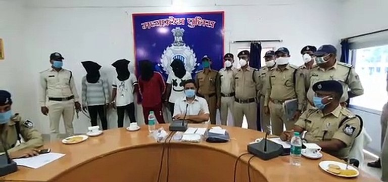 व्यापारी ने काम से निकाला तो नौकर ने ढाई महीने बाद साथियों के साथ मिलकर की लूट