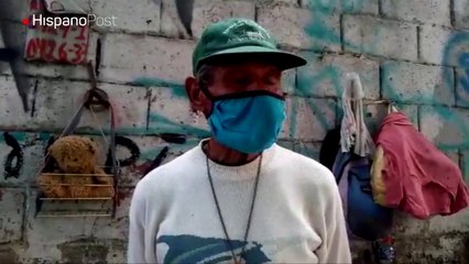 El trabajo voluntario de “Juan”: limpiar el basurero.