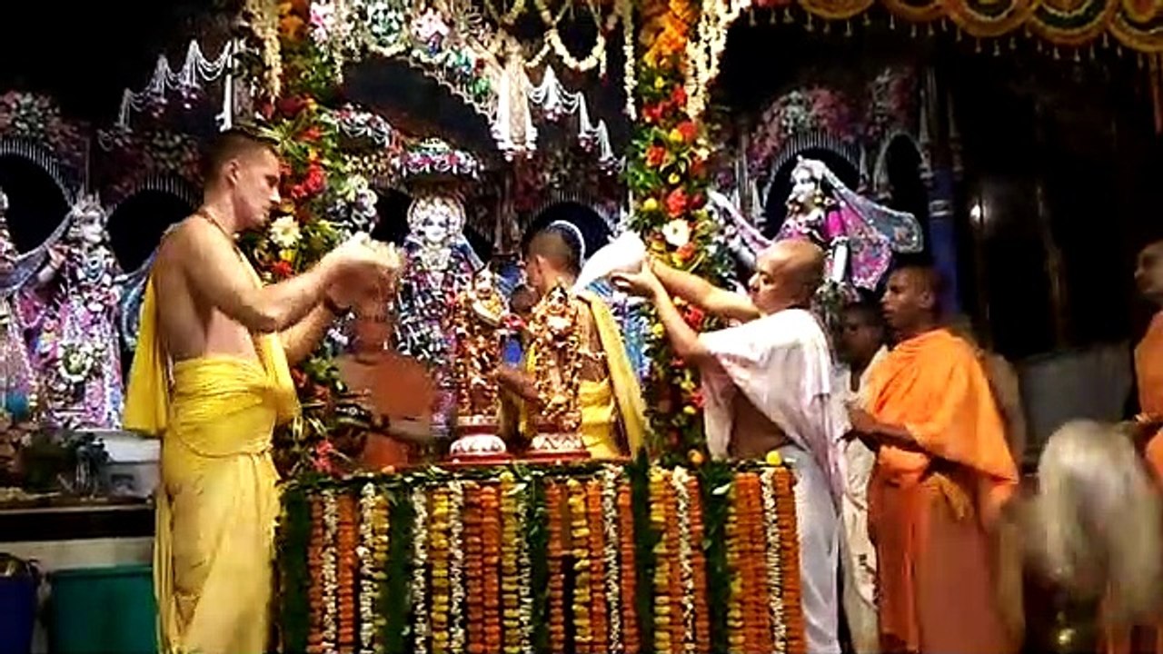রাধাষ্টমীতে ফাঁকা ইসকন