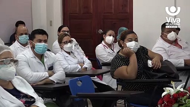 Capacitan a gineco-obstetras de Nicaragua sobre crecimiento y complicaciones fetal