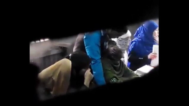 লুচ্চা শিক্ষকের কান্ড দেখুন মেয়ের বয়সী ছাত্রীর সাথে এটা কেমনে করলো!!!