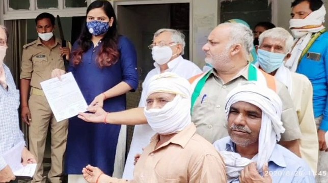 इटावा: कांग्रेस पार्टी ने भरथना क्षेत्र की उपजिलाधिकारी को सौंपा ज्ञापन पत्र