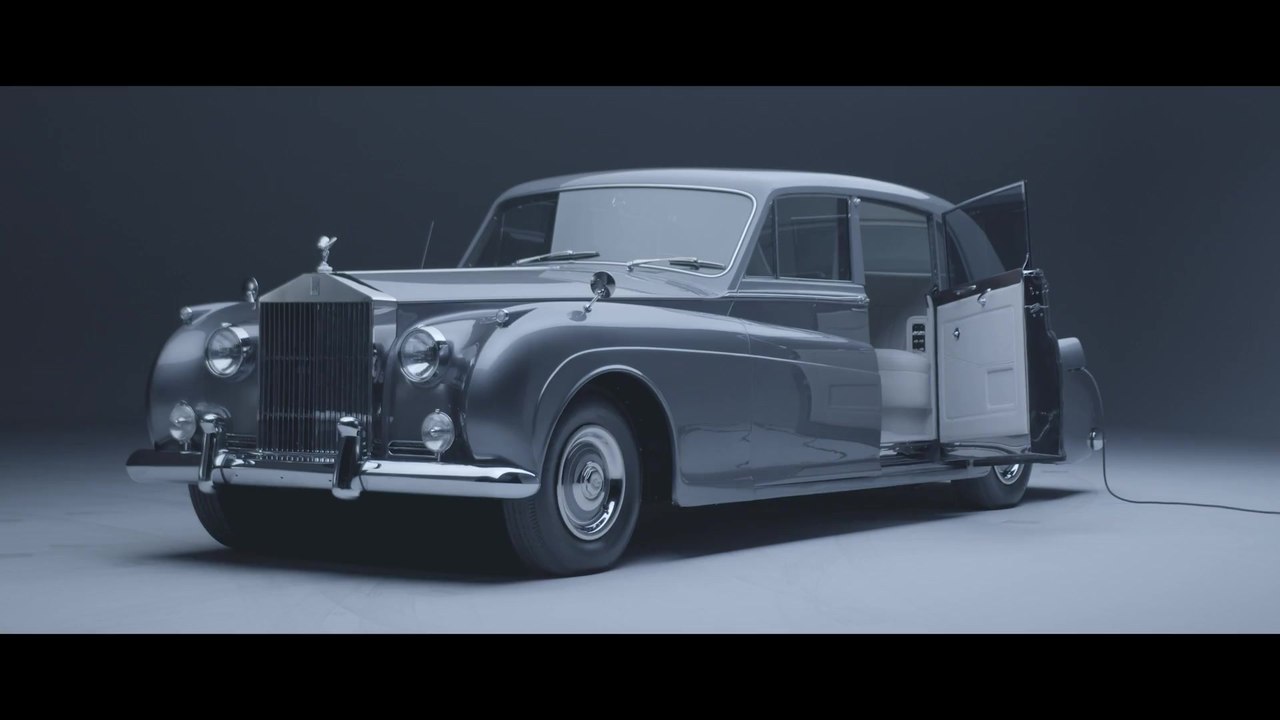 Lunaz unveils world’s first electric classic Rolls-Royce cars
