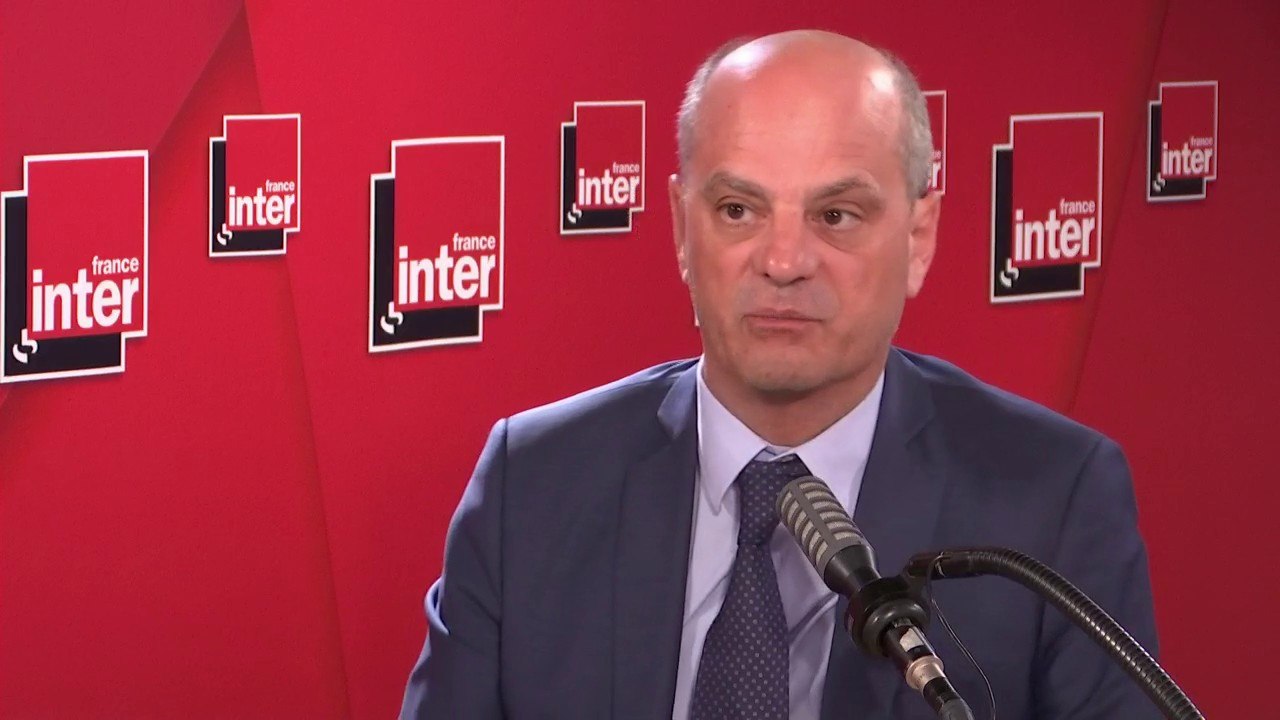 Jean-Michel Blanquer confirme que le masque sera obligatoire pour les élèves et les personnels pendant les récréations au collège et au lycée, seulement pour les personnels en primaire