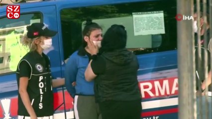 Anne uyuşturucu şüphelisi kızına gözyaşlarıyla veda etti