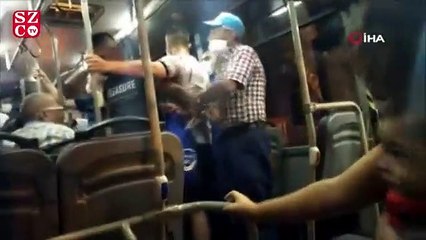 Download Video: Minibüste yaşlıların maske kavgasında yumruklar konuştu