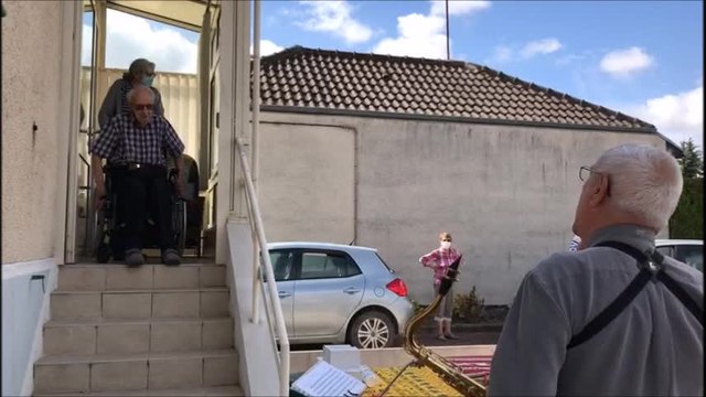 Romilly-sur-Seine : concert de la fanfare pour les 100 ans de Pierre Guillaumot