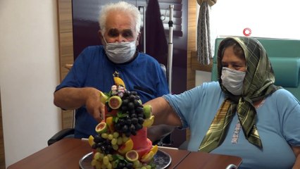 Hem sağlıklarına kavuştular hem evlilik yıldönümlerini kutladılar