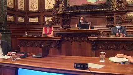 Barcelona retira la Medalla de Oro al Rey y reprueba al Gobierno