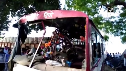 लखनऊ में दो बसों की टक्कर, छह लोगों की मौत, पांच घायल