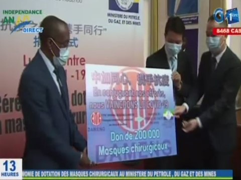 RTG / Remise de masques chirurgicaux au ministère du pétrole, du gaz et des mines par une compagnie minière chinoise CICMHZ