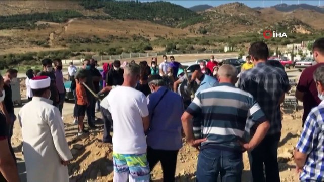 Tekne faciasının ardından cansız bedeni bulunan çocuğun cenazesi toprağa verildi