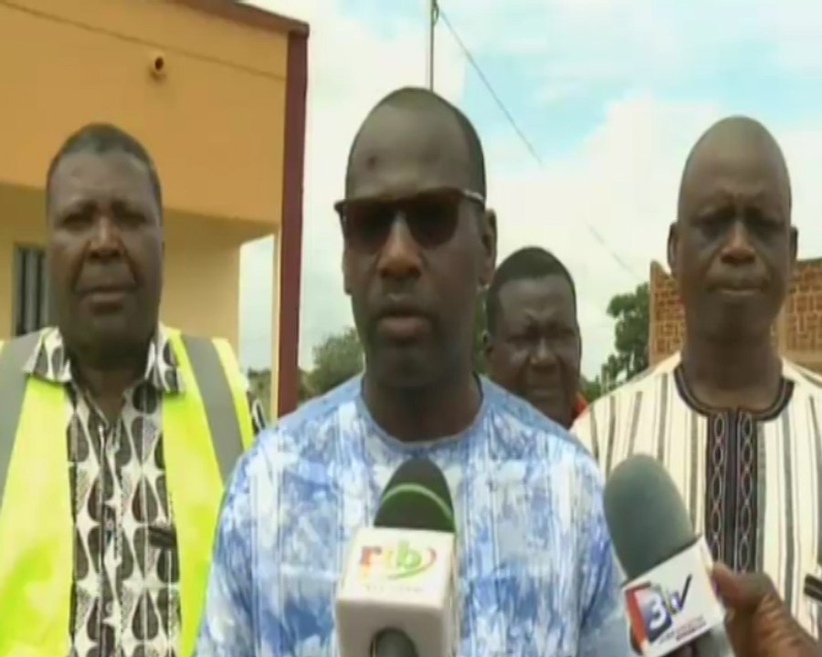 RTB /Visite de terrain du DG de l’Agence de Burkinabé d’Électrification Rurale (ABER)
