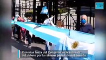 Protestas fuera del Congreso